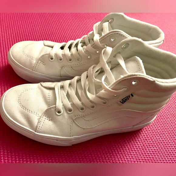 Vans Shoes - White high top Van’s Women’s Sneakers Size 6 W